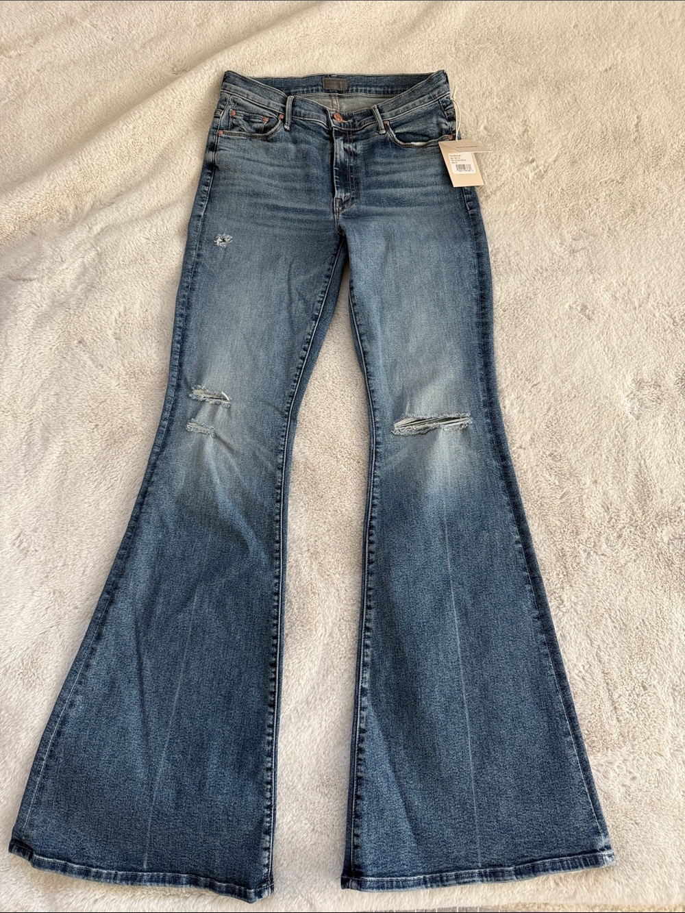 Mother The Super Cruiser. Wash-going in circles. Women’s Distressed Flare.